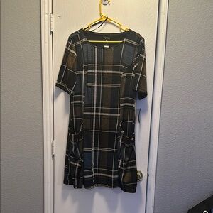 Black and White A-Line Scoop Neck Dress